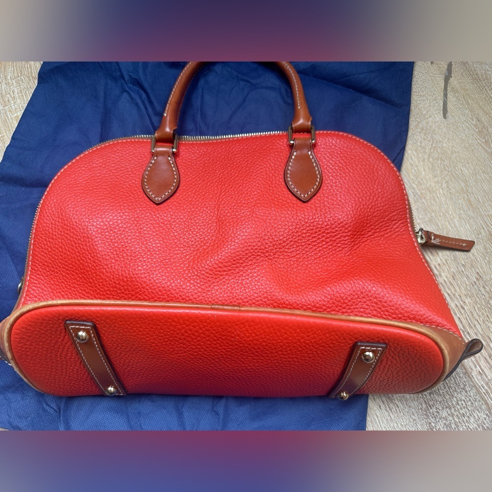Dooney & Bourke purse like new - Picture 4 of 5